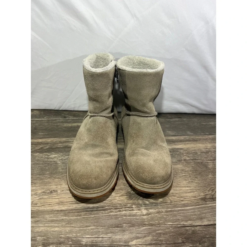 Helly Hansen Shearling Suede‎ Ankle Boots Women's 7.5 Taupe Winter Zip Lined